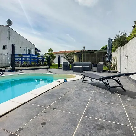 Casa vacanze Charmante Maison Avec Piscine Le Château-dʼOléron